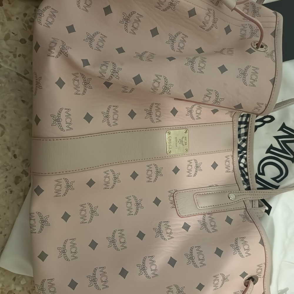 MCM - Picture 4 of 7